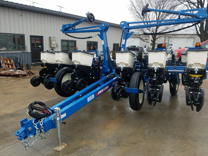 NEW KINZE 3205 ROW CROP PLANTER Inventory Steinhart's Farm Service