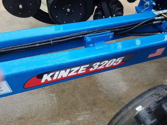 NEW KINZE 3205 ROW CROP PLANTER Inventory Steinhart's Farm Service