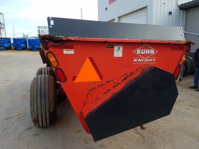 USED KUHN KNIGHT 8118 MANURE SPREADER Inventory Steinhart's Farm