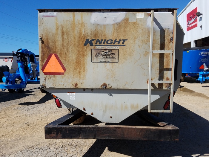 USED KNIGHT 3060 HORIZONTAL TMR MIXER Inventory Steinhart's Farm