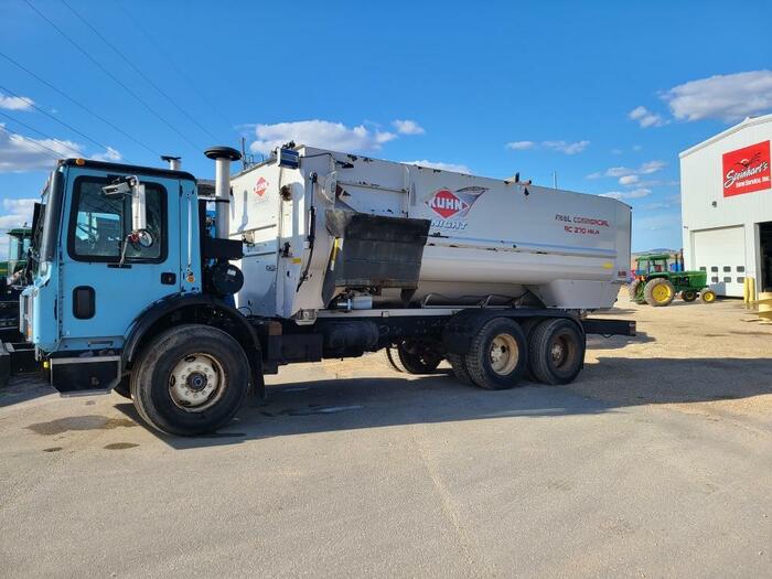 USED KUHN KNIGHT RC 270 MACK TRUCK MOUNT HORIZONTAL TMR MIXER