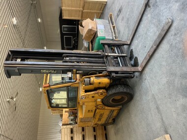 Forklift_1.jpg